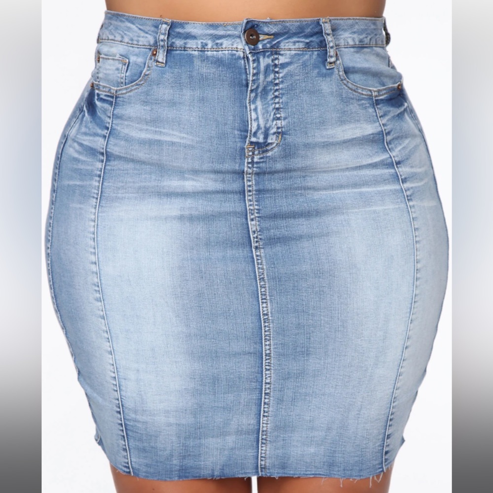 Size 2x denim Fashion Nova Skirt.